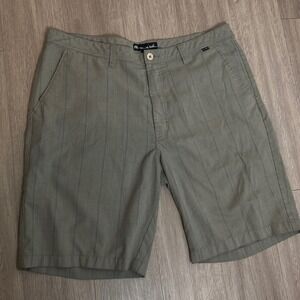 Travis Mathew Mens Gray Plaid Flat Front Golf Shorts Size 40 Golf Outdoors